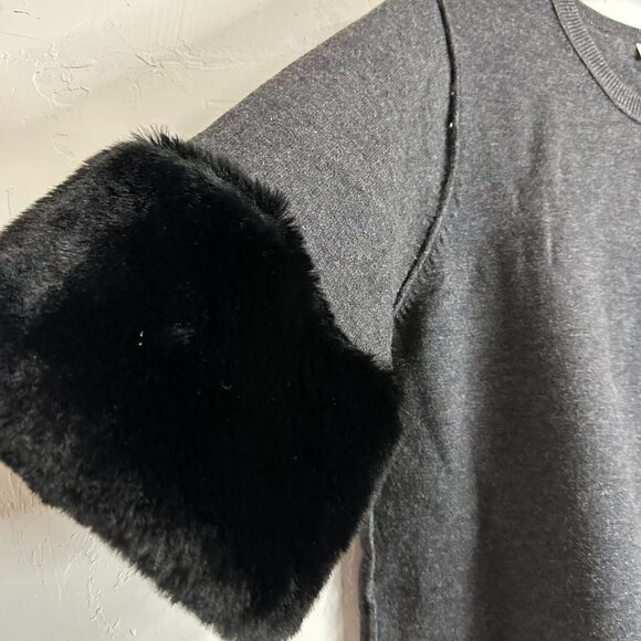 Michael Kors Womens Large Short Sleeve Sweater Top Gray NEW Faux Fur Sleeve - Picture 4 of 11